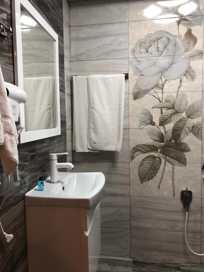 Gallery Lux Hotel Баку Экстерьер фото