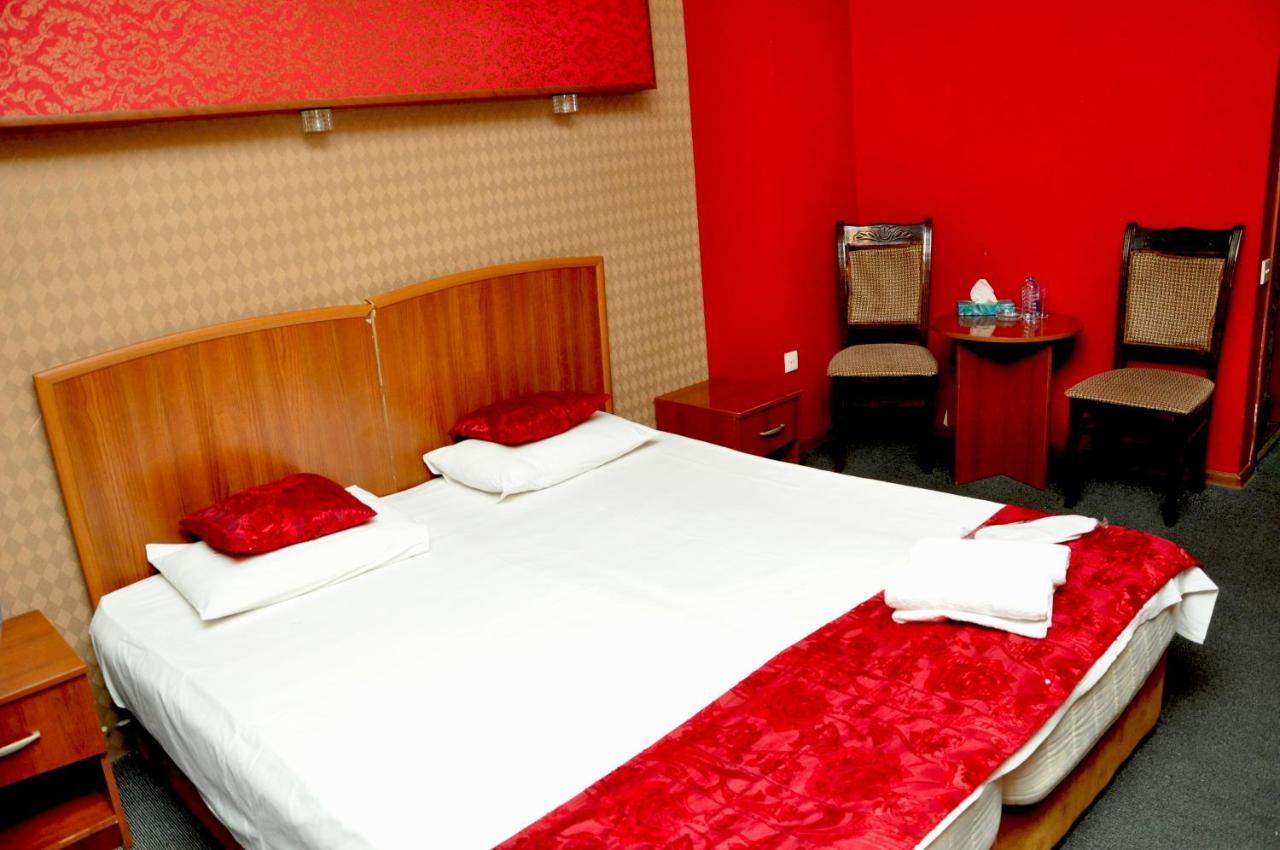 Gallery Lux Hotel Баку Экстерьер фото