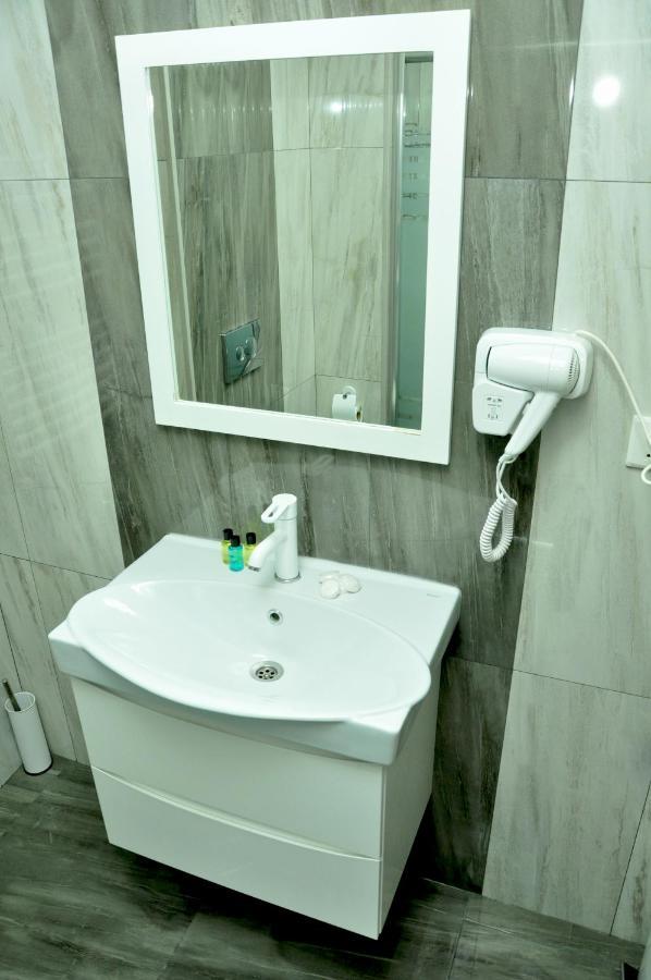 Gallery Lux Hotel Баку Экстерьер фото