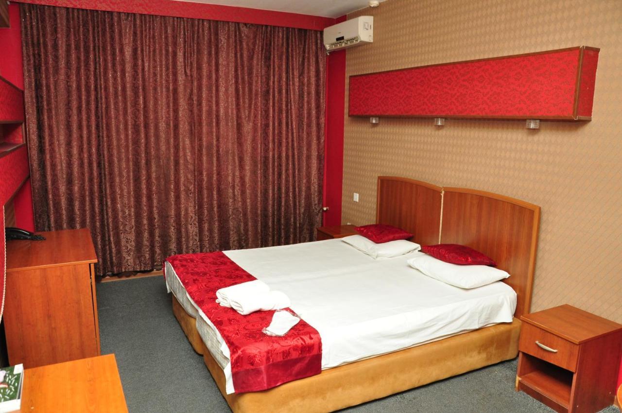 Gallery Lux Hotel Баку Экстерьер фото