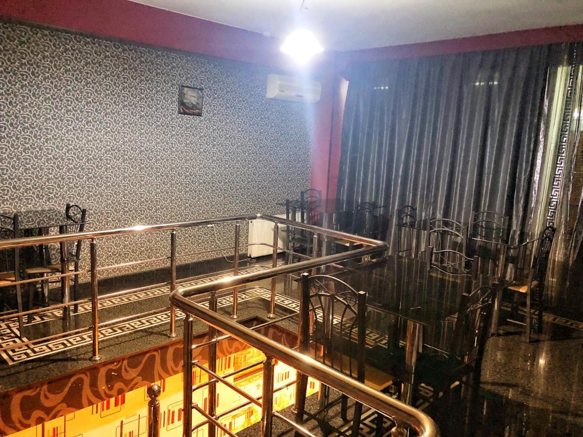 Gallery Lux Hotel Баку Экстерьер фото