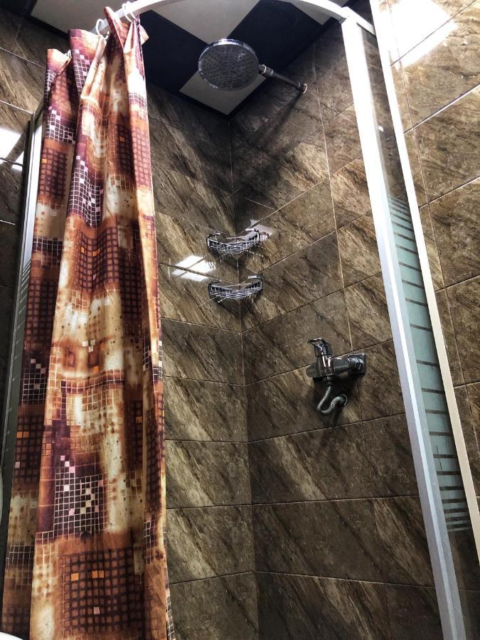 Gallery Lux Hotel Баку Экстерьер фото